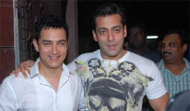 Aamir Khan confesses he is a big Salman Khan fan!